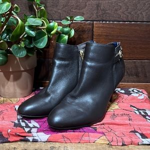 Tommy Hilfiger Pointed Toe Zippered Sides Leather Heeled Ankle Booties